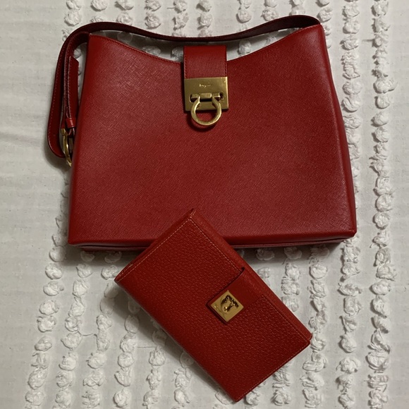 Salvatore Ferragamo Women’s Red Leather Shoulder Bag & Wallet NWT Authentic - Picture 14 of 16